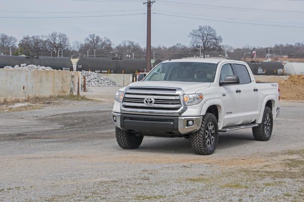 toyota-16-tundra-870-fdhigh-outdoor