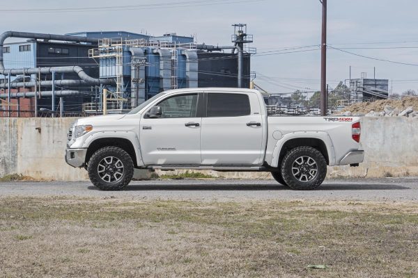 toyota-16-tundra-870-ds-outdoor