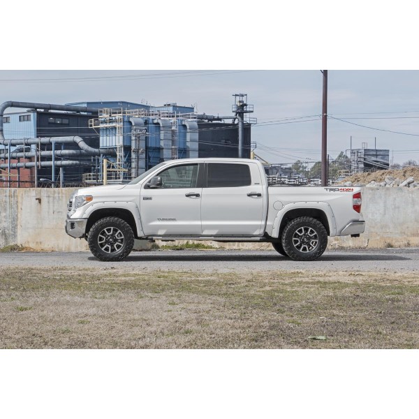 toyota-16-tundra-870-ds-outdoor