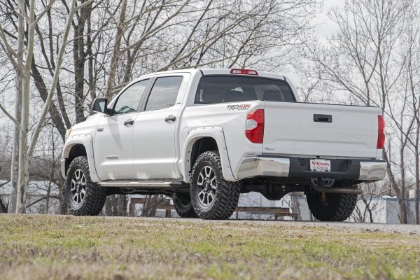 toyota-16-tundra-870-rd-outdoor